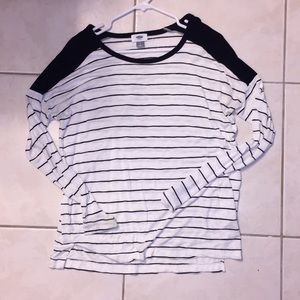 Oversized white and black striped top.